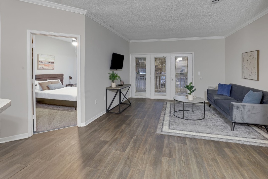 The Avenues of Lakeshore · Unit 811 2/2