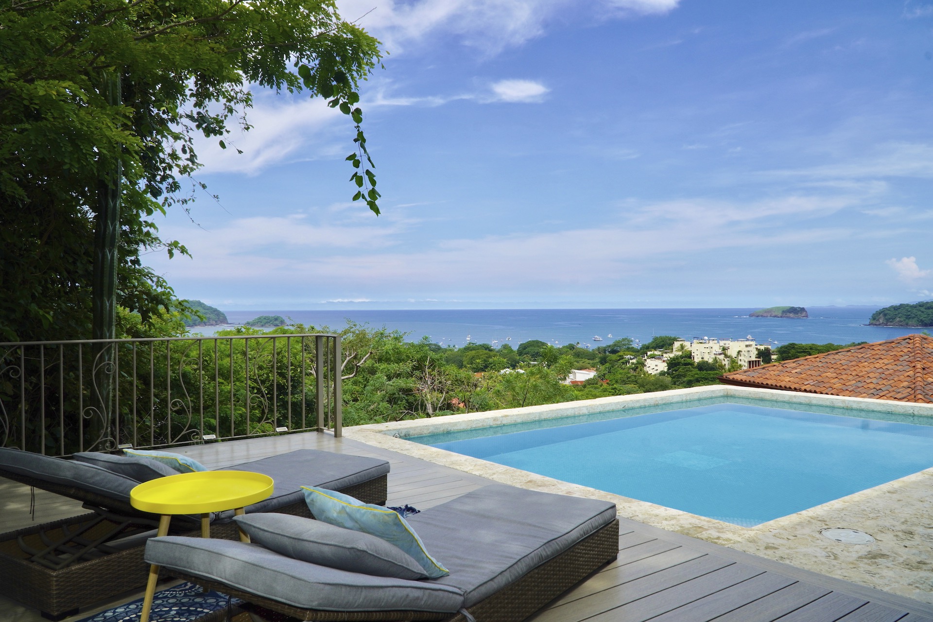Sunset & Ocean Views - Pool + Beach Club Access