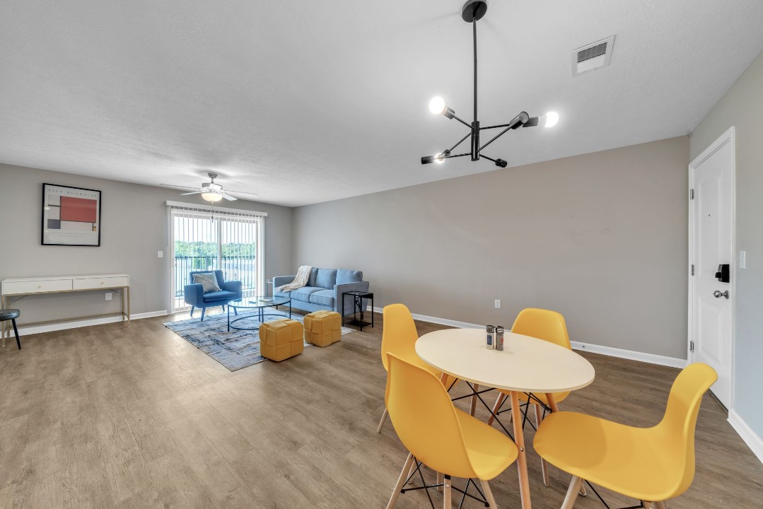 Stonecrest 716, · Unit 2/2