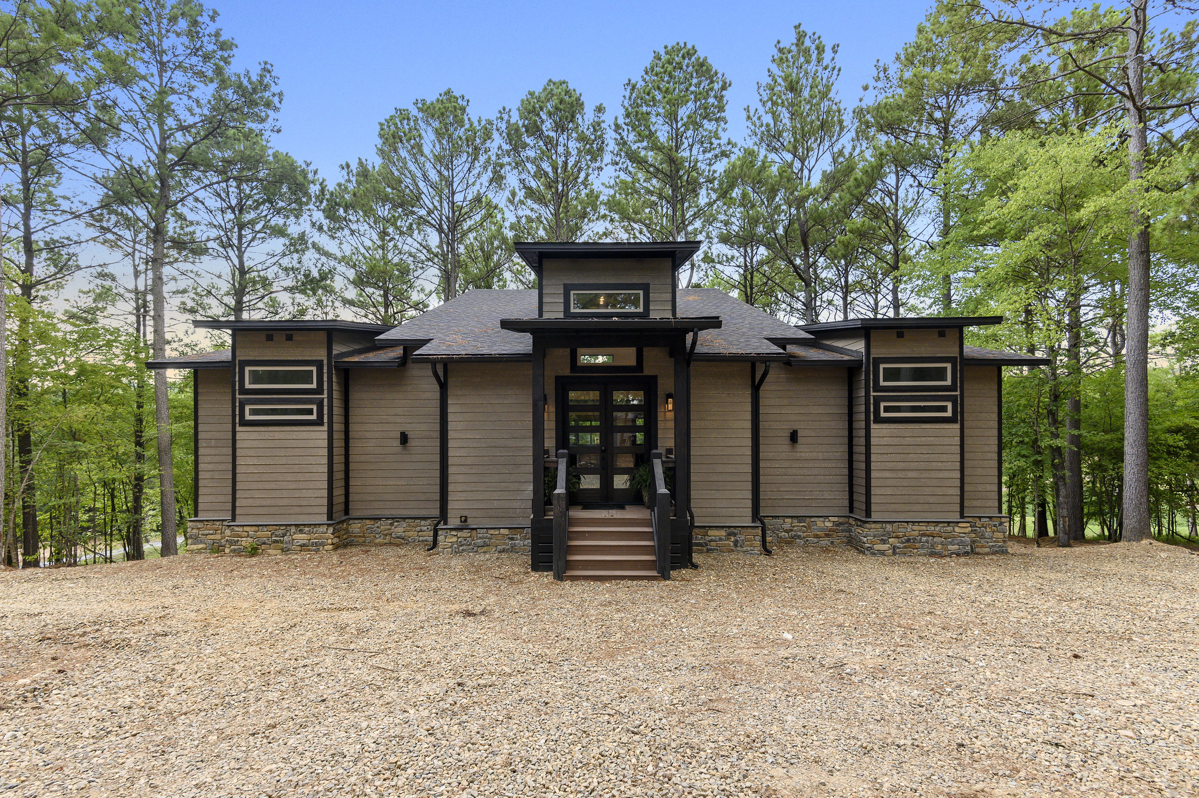 Lakeside Landing  - Waterside Cabin Sleeps 10–12 — Broken Bow, OK — vacation rental