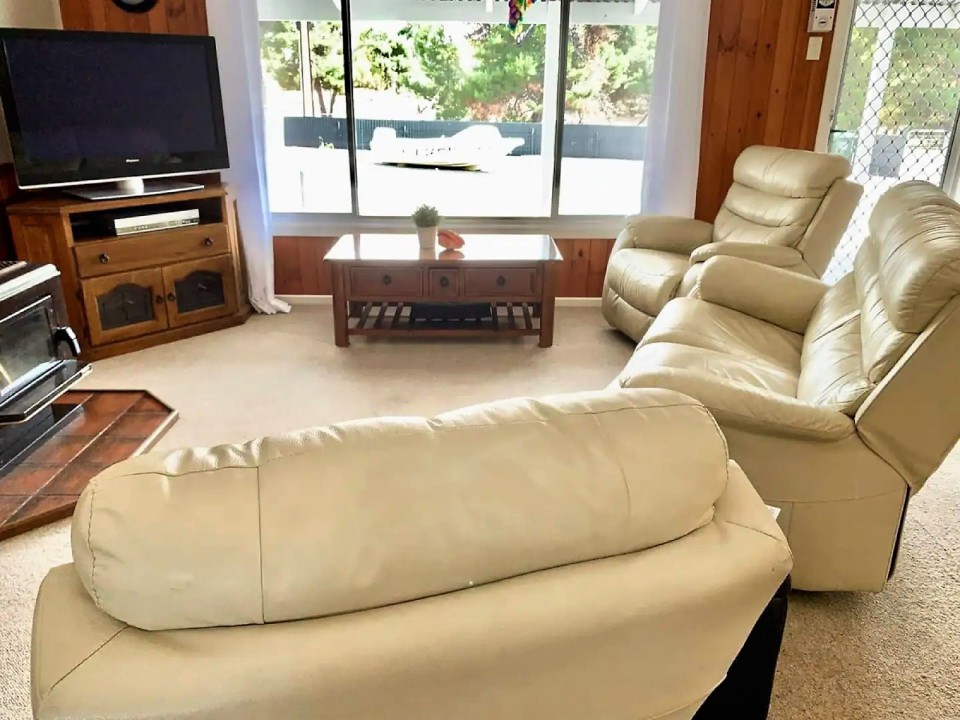 Separate Lounge and Dining Areas
Offers both communal and private spaces for guests to relax, socialise, or unwind independently.