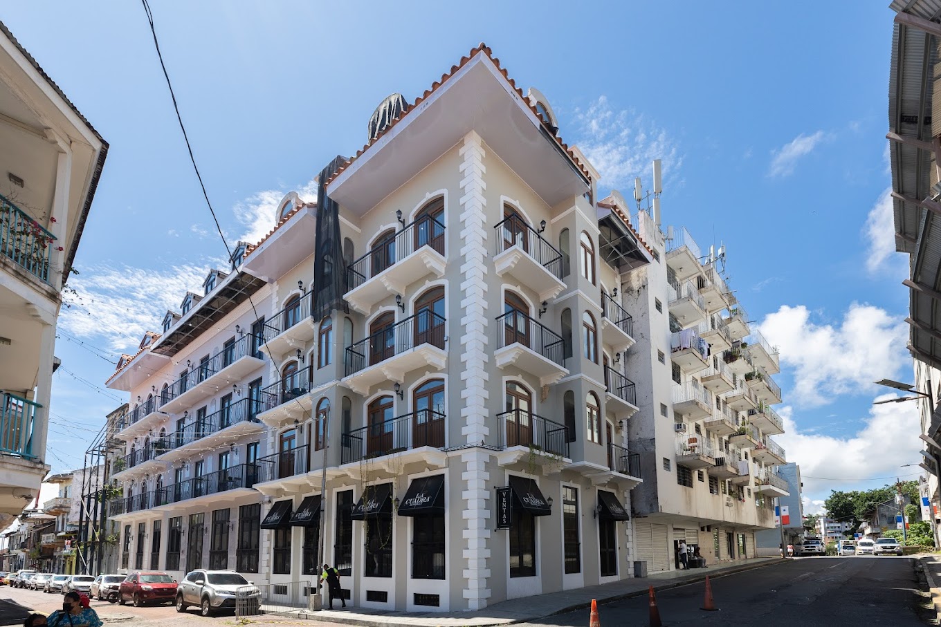 La Cuadra Apartments  by AcoModo
