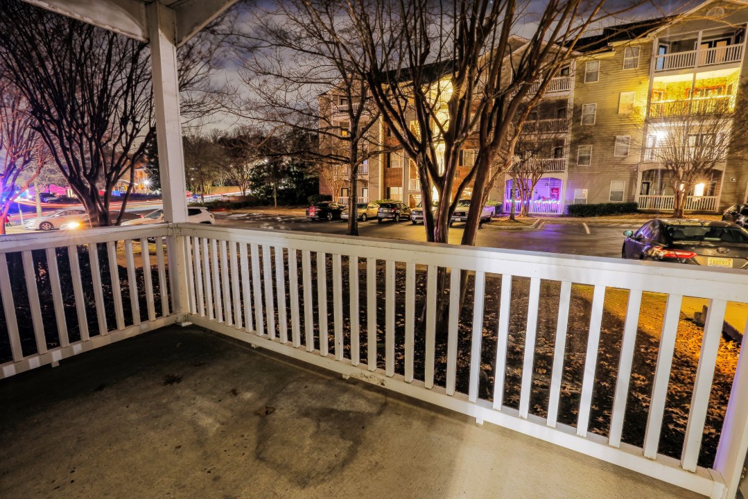 The Avenues of Lakeshore · Unit 811 2/2