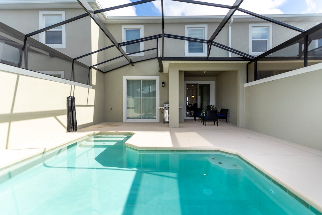 A private pool for the families enjoyment. Pool heating service available for the cold days and security pool fence for kids.