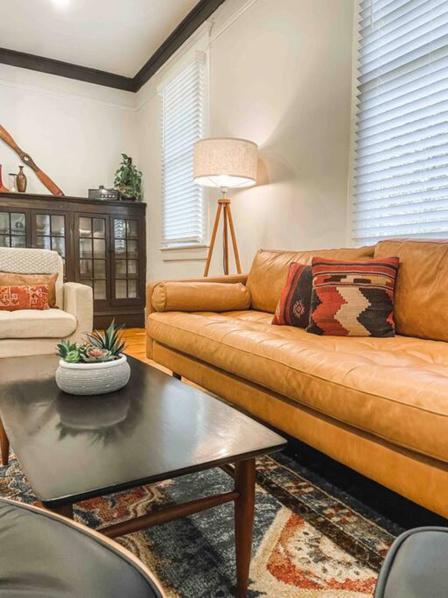 Charming Historic Home With Designer Kitchen - Inviting Oasis - Montgomery