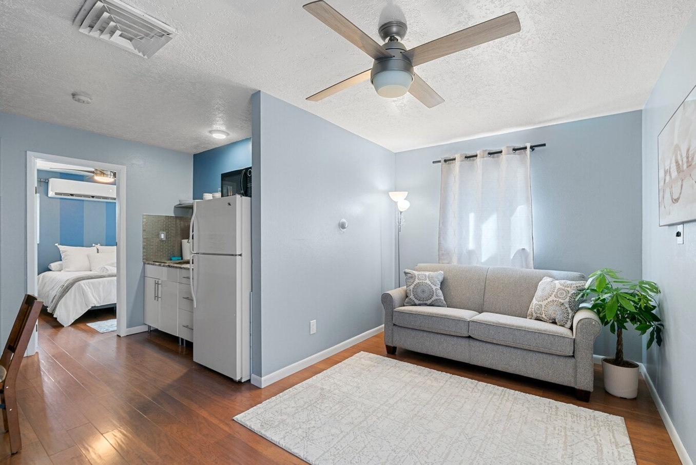Cozy Retreat With Kitchen And Kids Play Area - Charming Casita Escape - Albuquerque