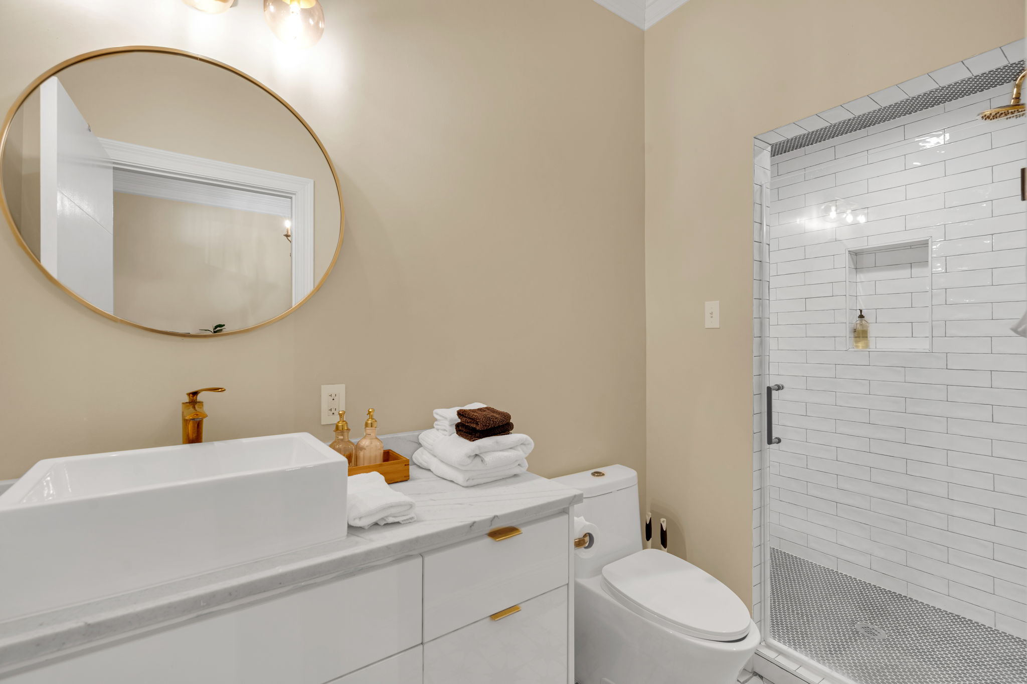 Fresh bathroom with spa feel