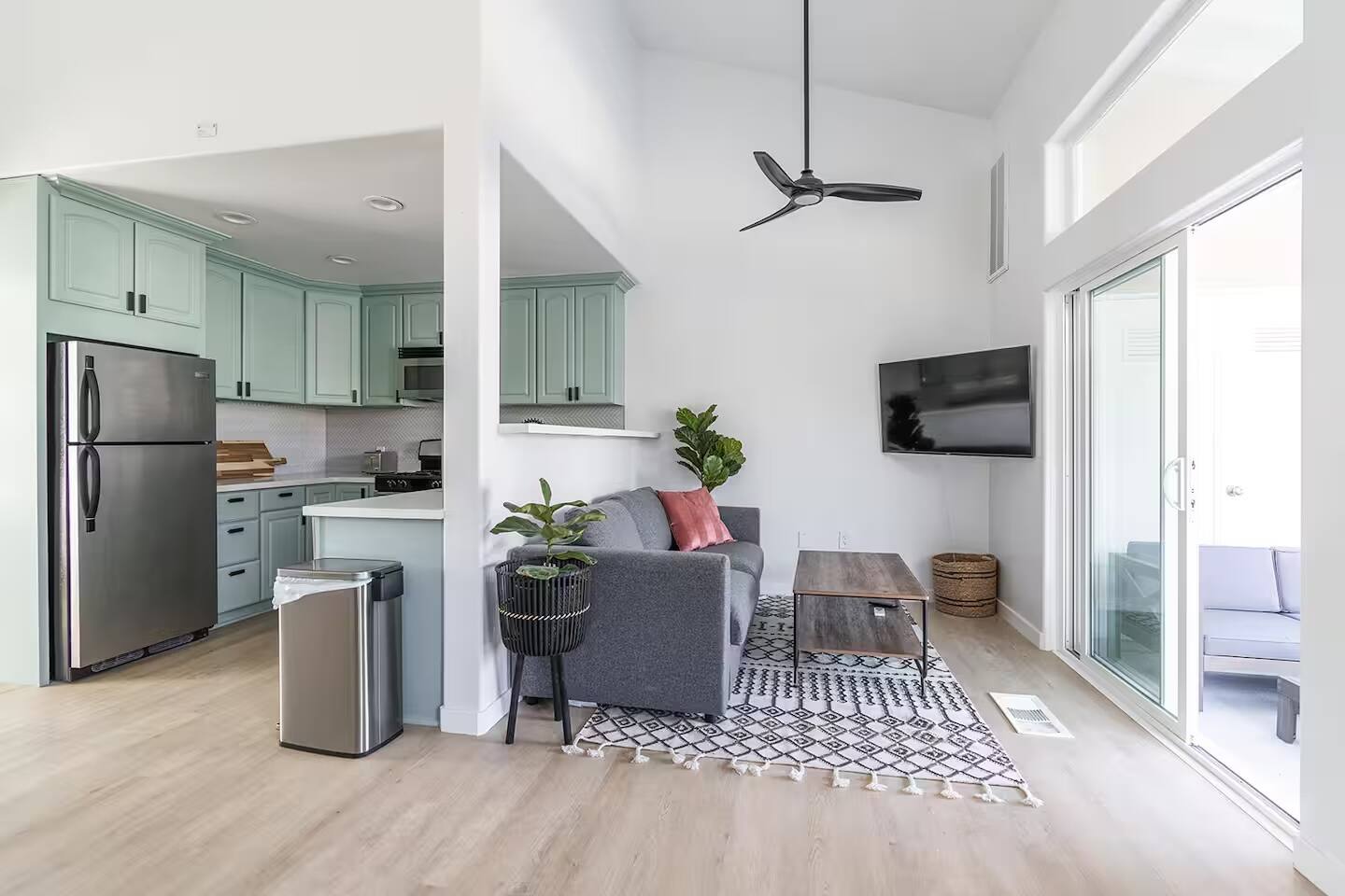 Heart of OB Walk to Beach Townhome with Garage — San Diego, CA — vacation rental