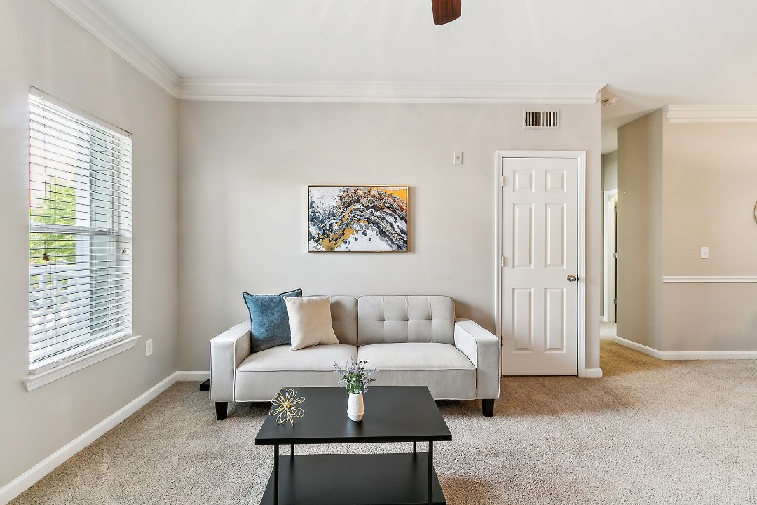 The Verandas, 2123 Calgary Crescent, · Unit 1/1