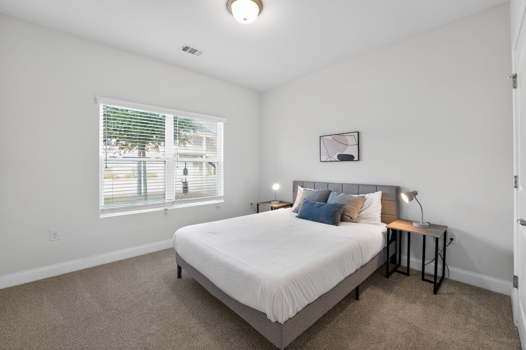 Hickory Grove · Unit 705 2/2