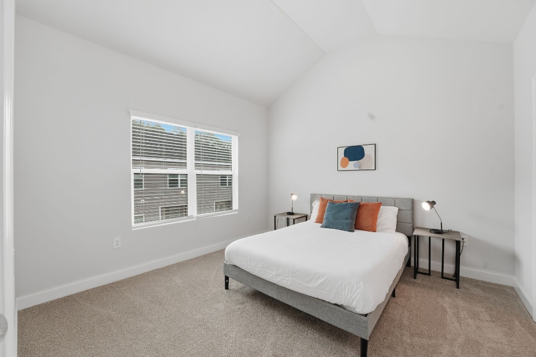 Hickory Grove · Unit 1204 2/2