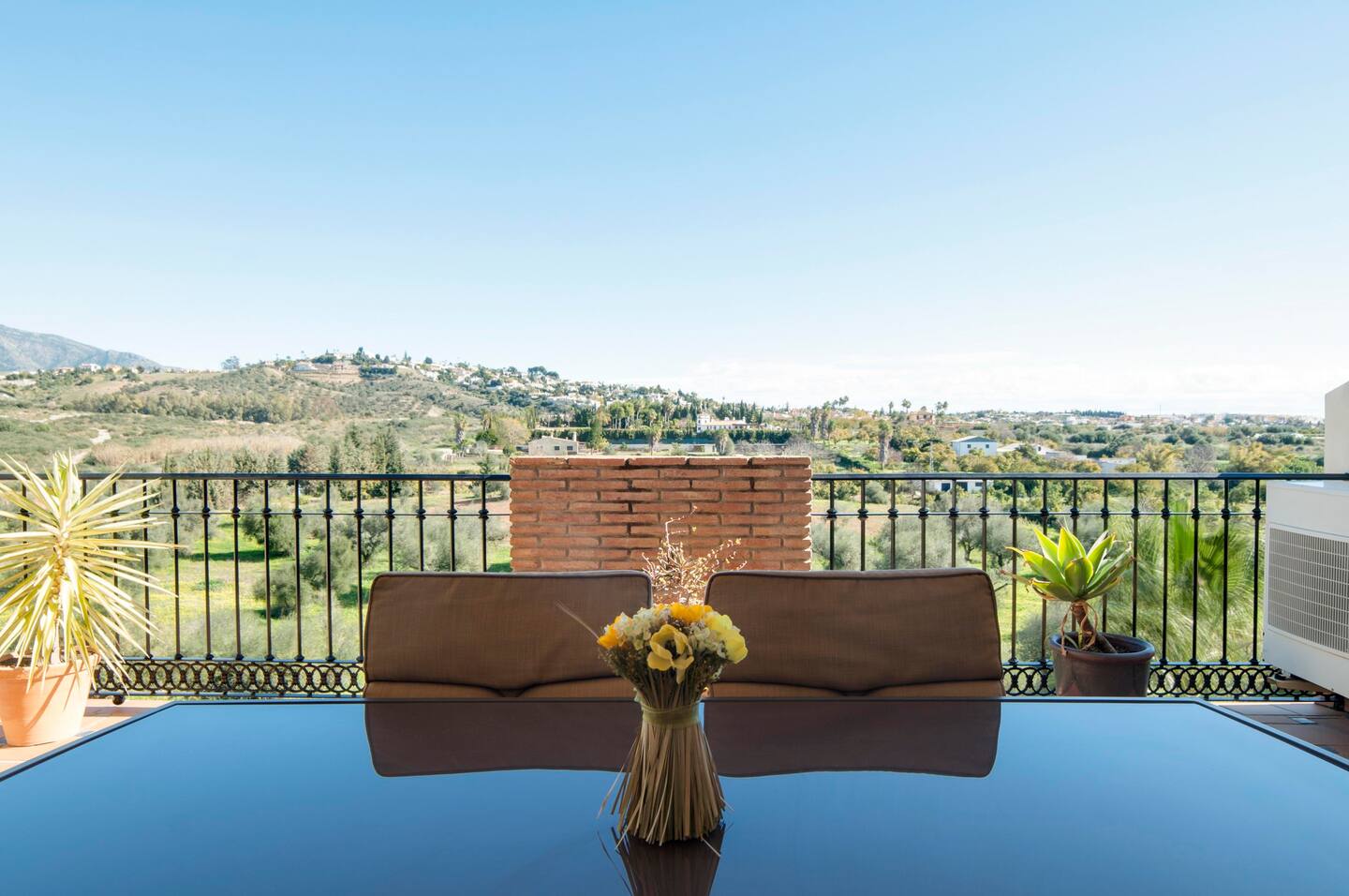 Sunny terrace apartment in prestigious Mijas Golf — Las Lagunas de Mijas, Andalucía — vacation rental