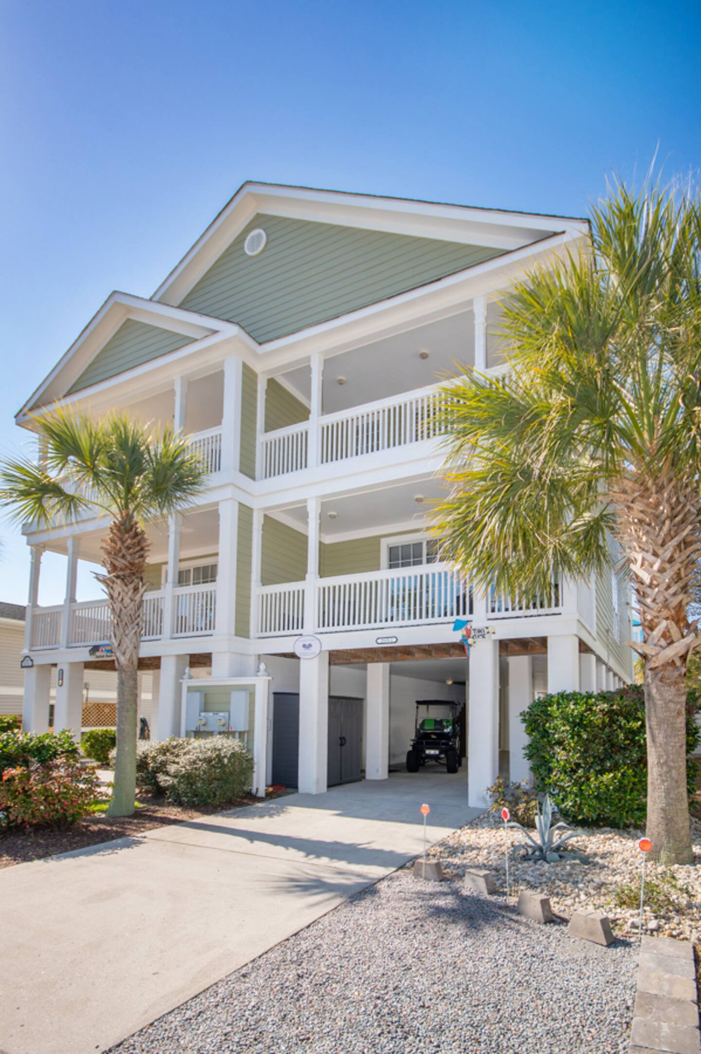 Tiki Time: Close to Beach, Private Pool Golf Cart in Surfside Beach, SC
