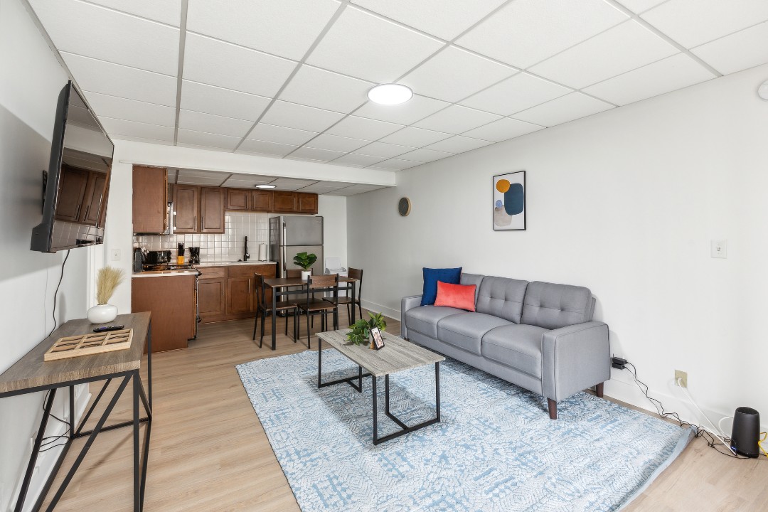 on East, 116 - · Unit 111  1/1