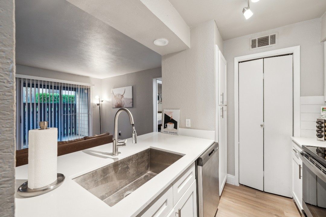The Chandler · Unit 412 1/1