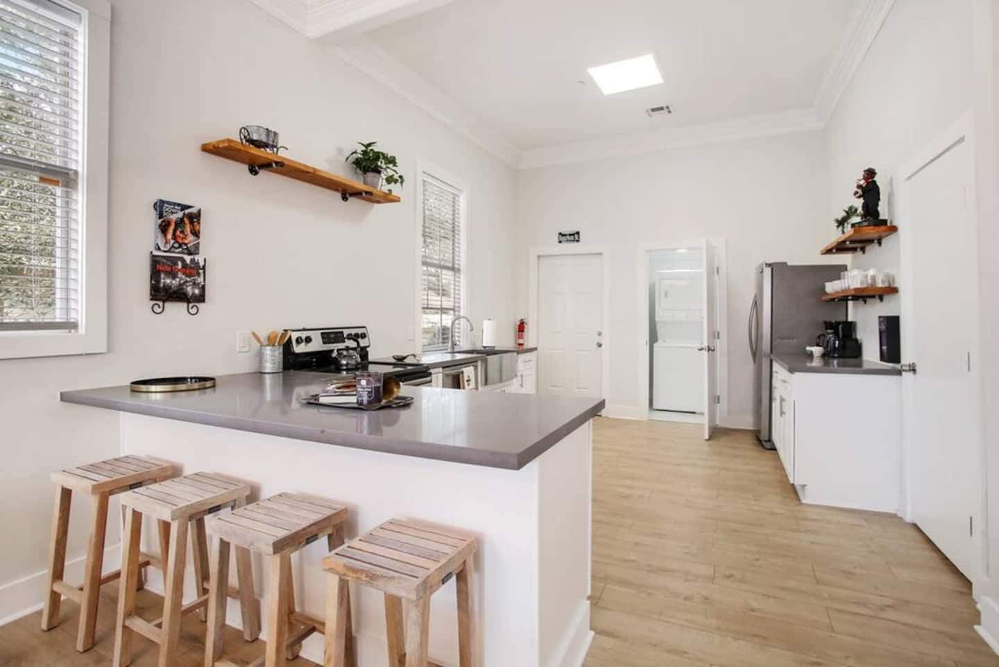 Kitchen Area | Bar seating
