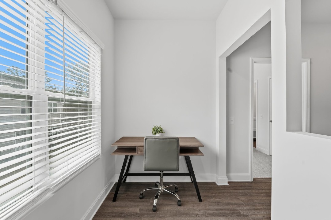 Hickory Grove · Unit 1204 2/2