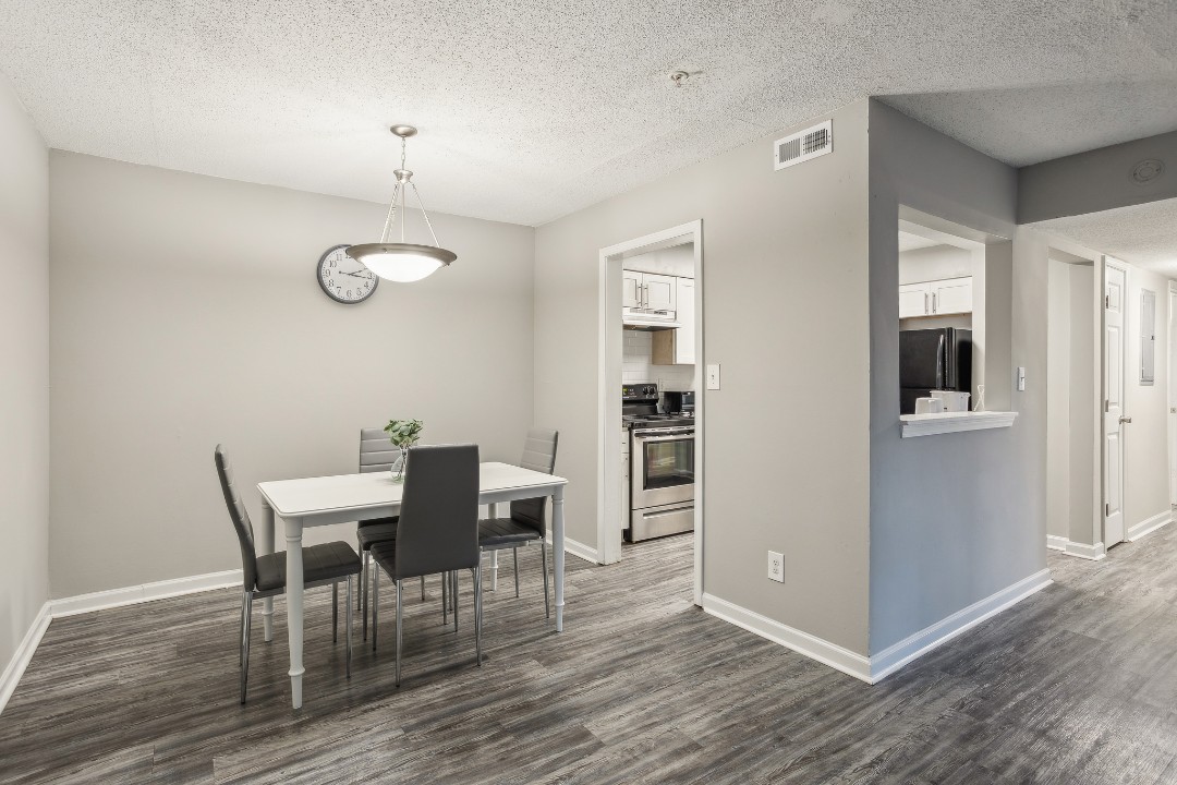 Crest at East Cobb 1812E · Unit 2/2