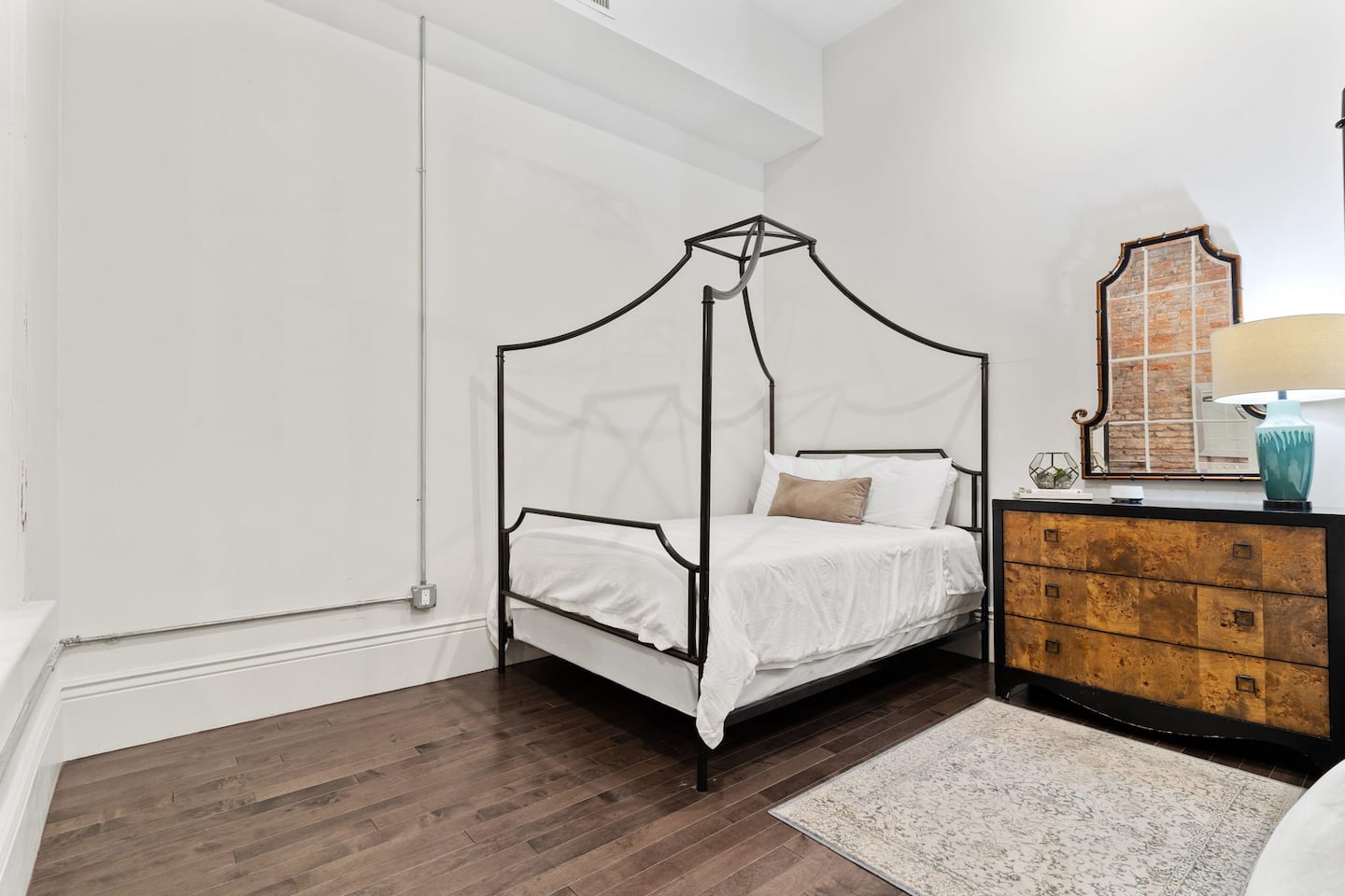 2nd bedroom and two full size bed | en suite bathroom perfect for groups