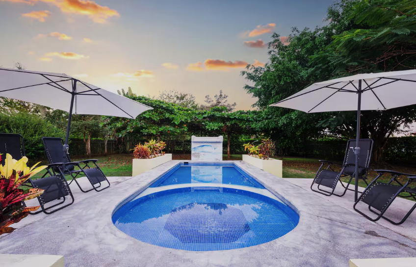 Monterey- Villa Tropical