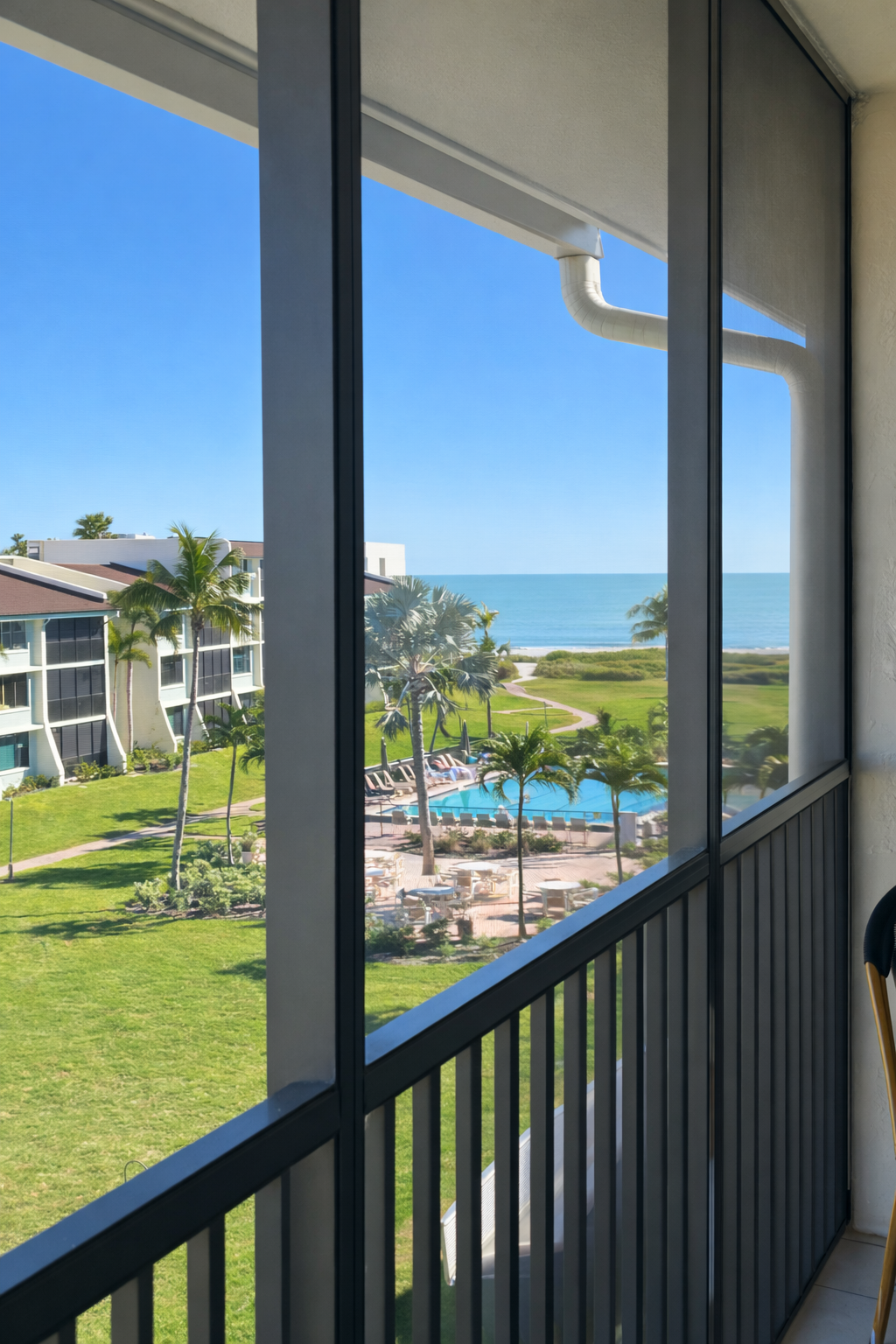 264 Beachfront Gulf Views + 2 Bikes + Beach Items — Sanibel Island, FL — vacation rental