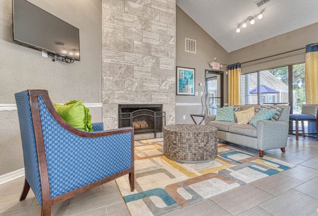 Avenue · Unit at Winter Springs 21-307 2/2