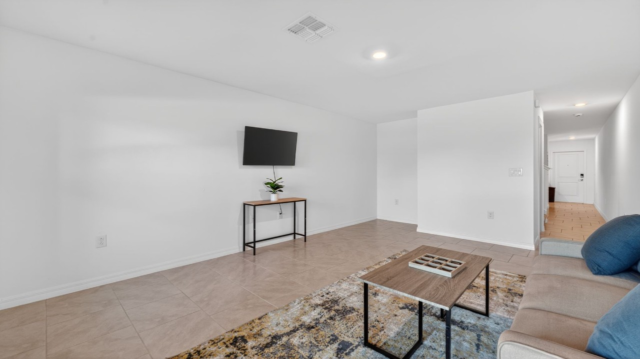 Landings at Westport · Unit 2020