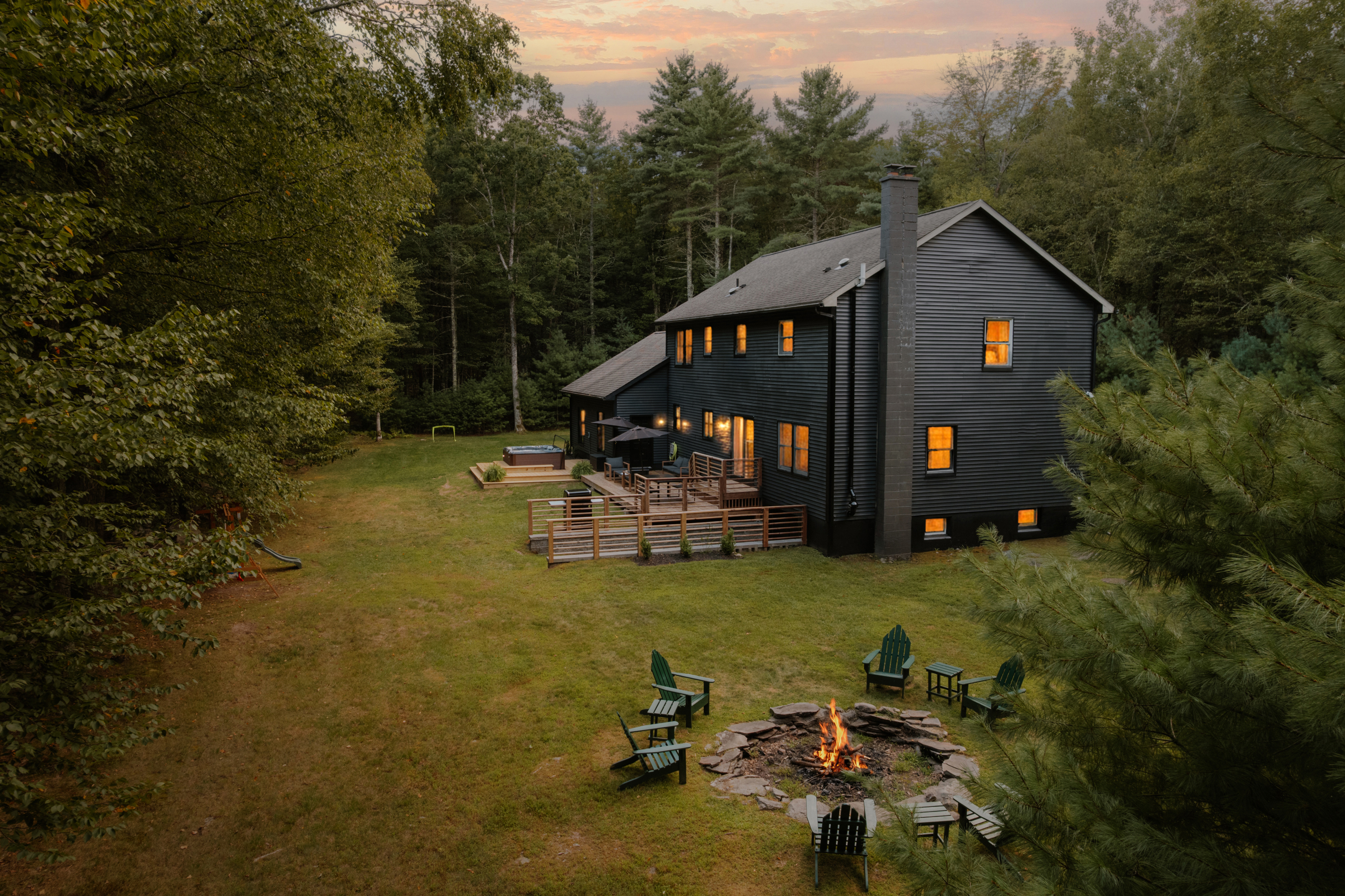 Woods Edge  Private 5 Acres  Hot Tub  Fire Pit — Barryville, NY — vacation rental