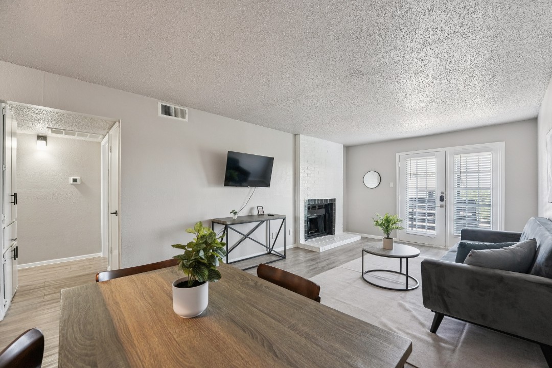 The Landry · Unit 306 2/2