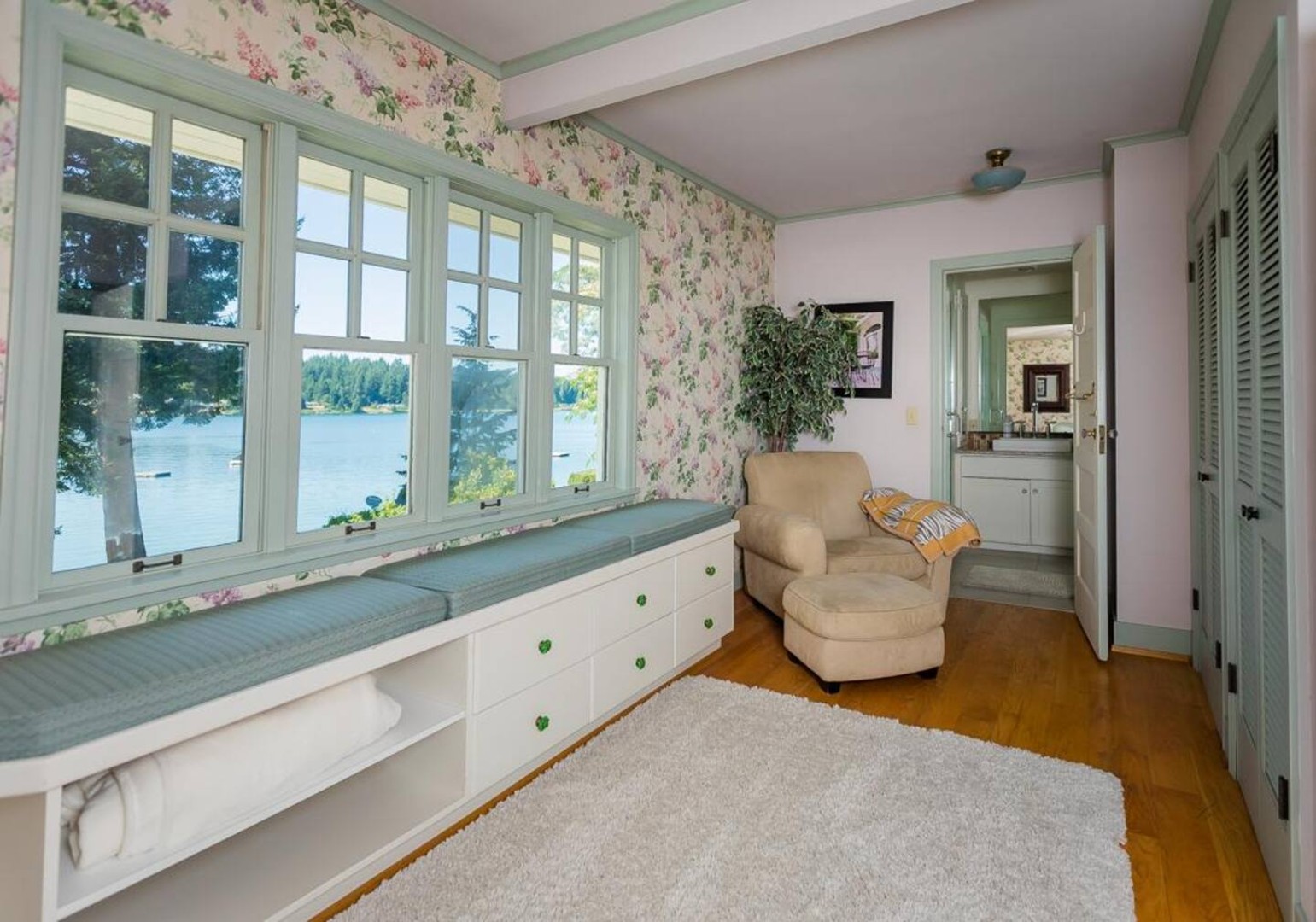 Wisteria Hollow Victorian — photo 25