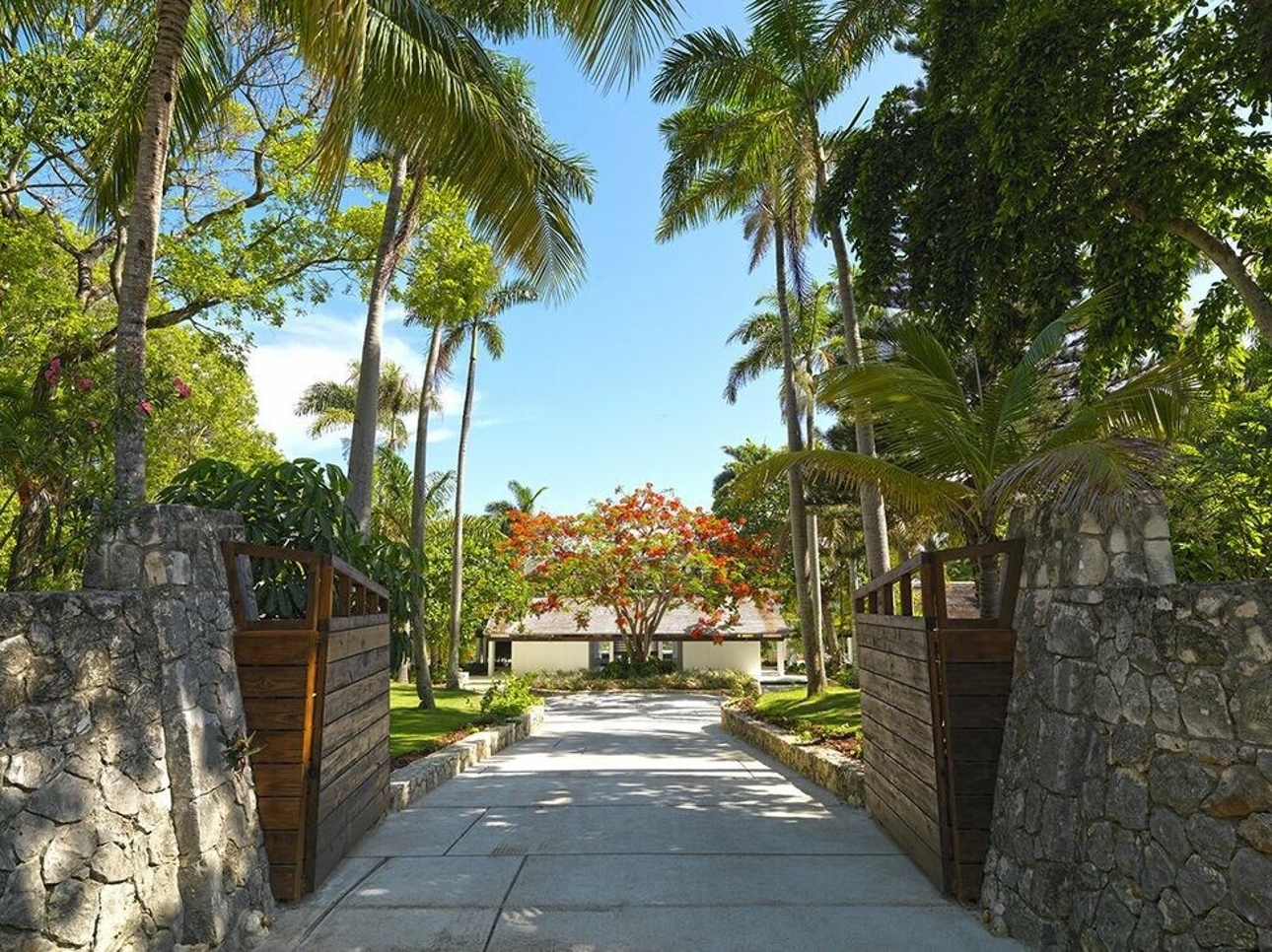 Rosa -Brand New Renovation, Ultimate Luxury, Butler, Pool, GYM, Resort Membership — Montego Bay, St James — vacation rental