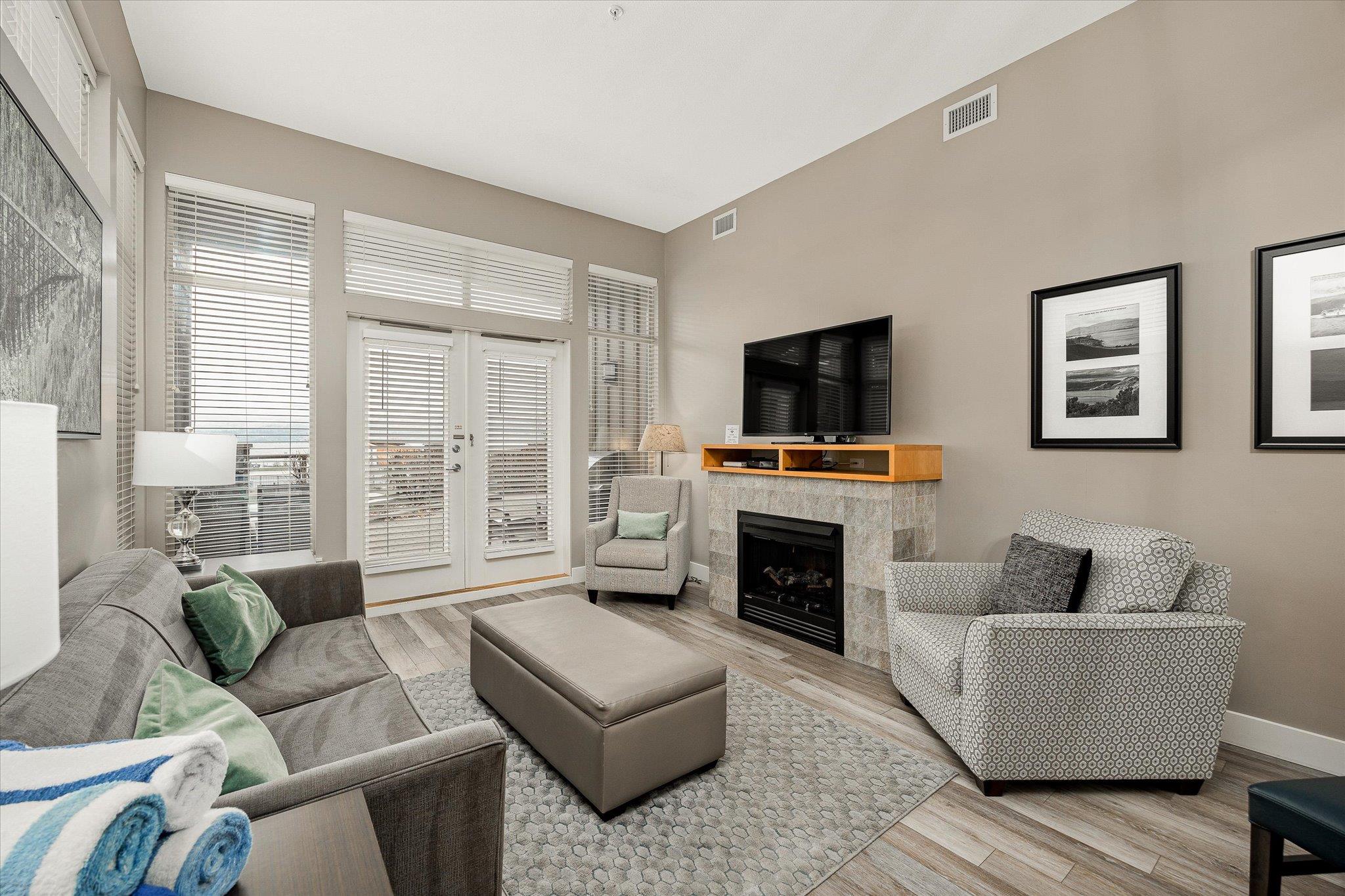  Beautiful Sunny Shore at The Cove — West Kelowna, BC — vacation rental