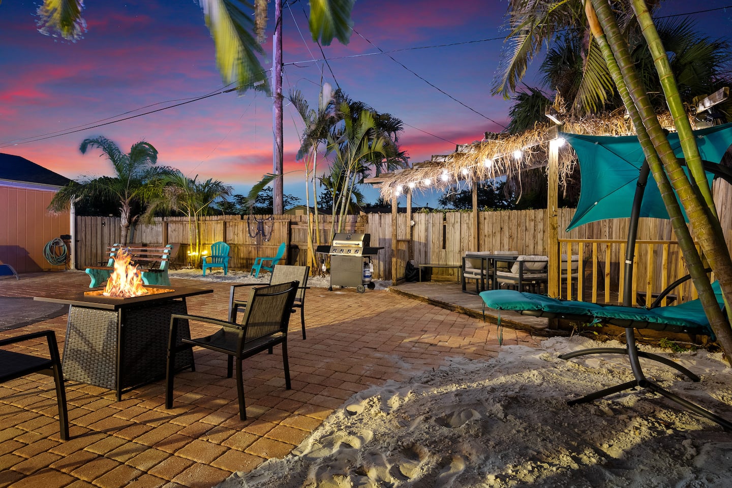 Suite Retreat - Courtyard - Airport - Beaches in Sarasota, FL