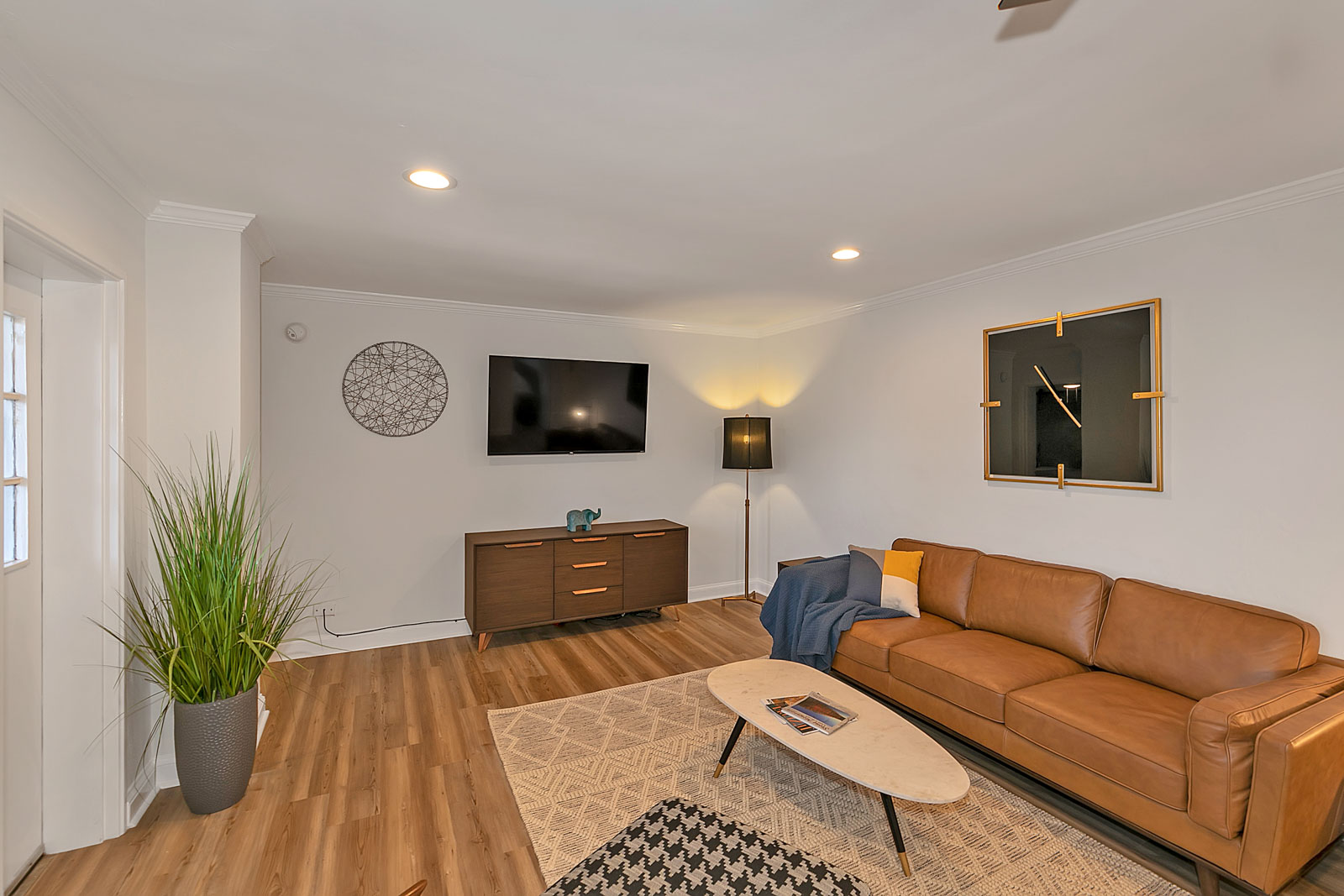 Vacation Rental StayATL Highrise Condo near State University