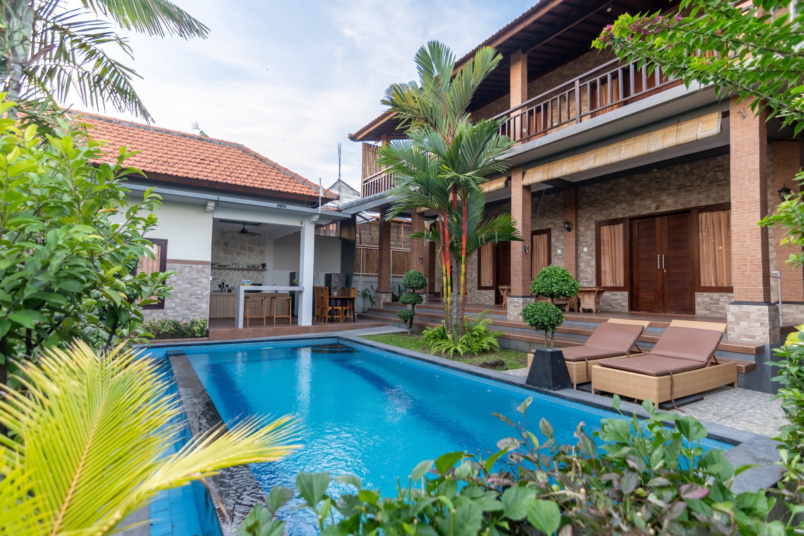 Island Boy Guesthouse – Batu Bolong (Top Floor) — photo 3
